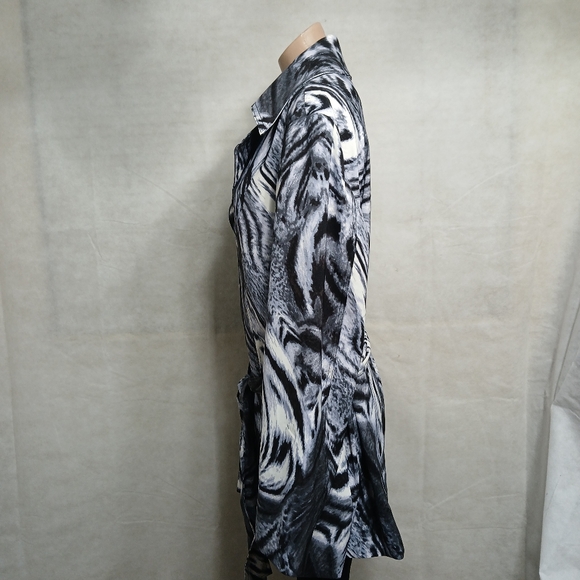 Women's Zebra Print Jacket - Picture 2 of 6